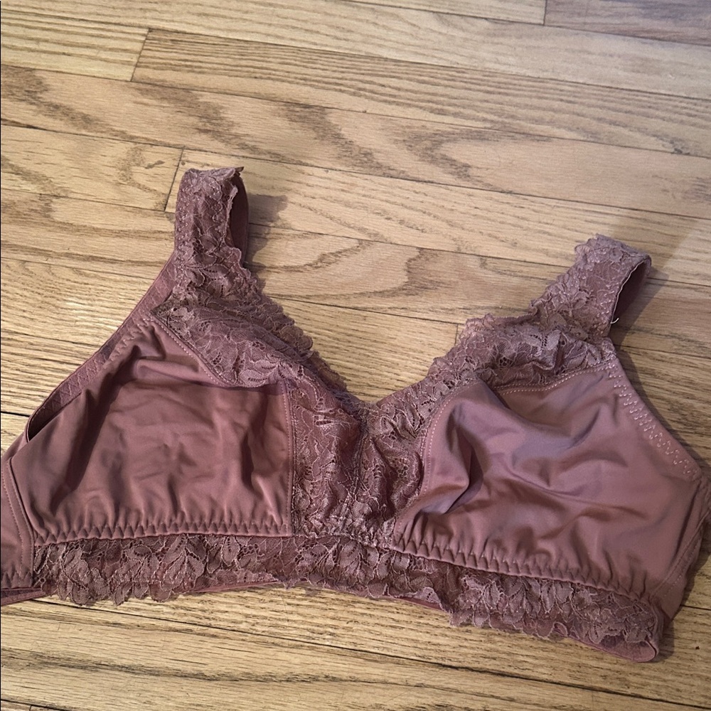 Breezies Lace Wireless Bra - deep Mauve color